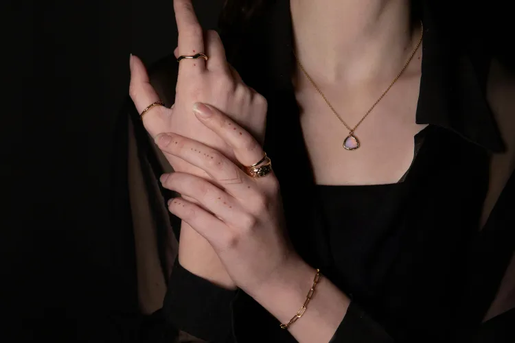 Cât costă un gram de aur în 2024. Metalele prețioase reprezintă, pentru mulți români, o modalitate sigură de a-și investi banii