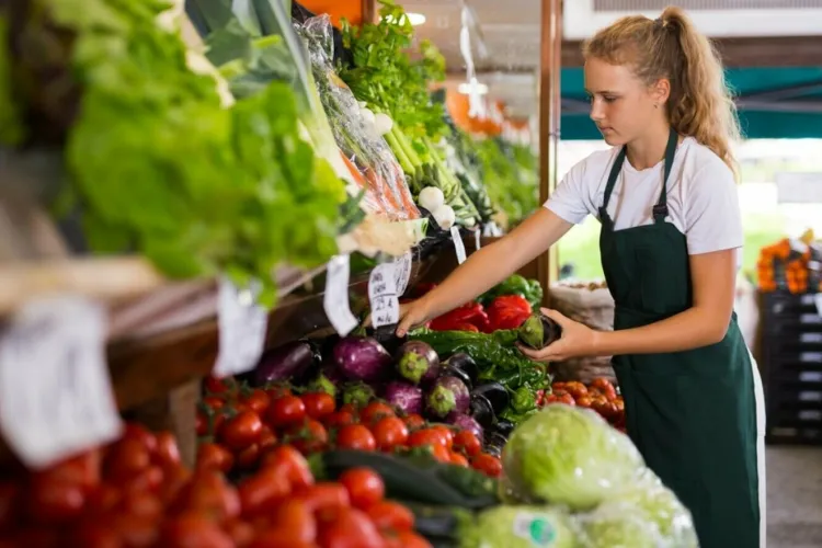 O studentă a refuzat un job la un supermarket când a aflat că va fi plătită cu 500 de euro 