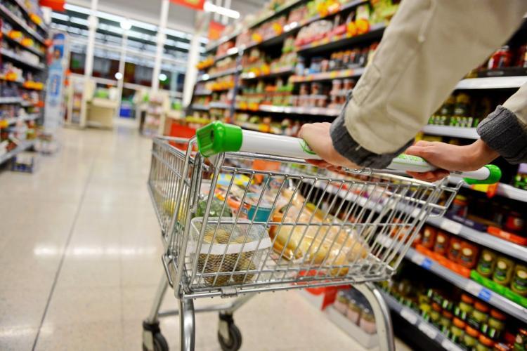 Alertă alimentară: Produs care poate cauza intoxicații, retras de pe rafturile unui cunoscut lanț de supermarketuri