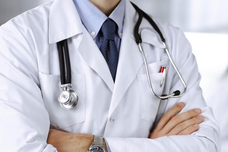 Medic care lucrează la un spital din Cluj, anchetat în UK pentru procedurile medicale aplicate: ”Proceduri invazive, pentru propria satisfacție”