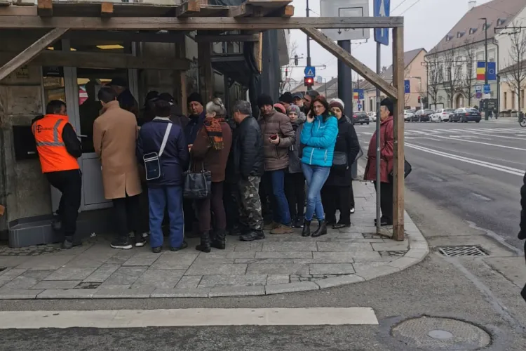 ”Niciodată nu mi s-a întâmplat să-mi fie frică că o să fiu pocnită” - Scandal la Electrica Cluj cu omul de la pază - FOTO