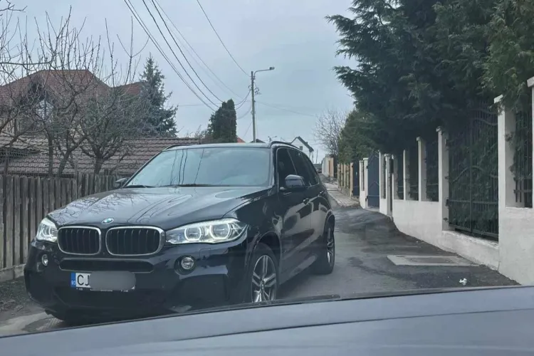 „Vino aici la Cluj că sunt oameni cu bun simț/Să mă duc la poliție?”. Șofer din alt județ, blocat și amenințat de un șofer clujean 