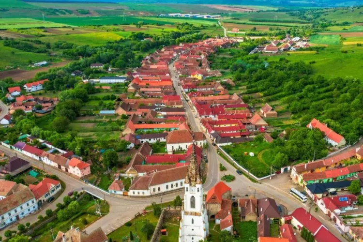 Localitatea de poveste din Ardeal unde se trăiește ca în Germania. O casă aici ajunge să coste și 100.000 de euro 