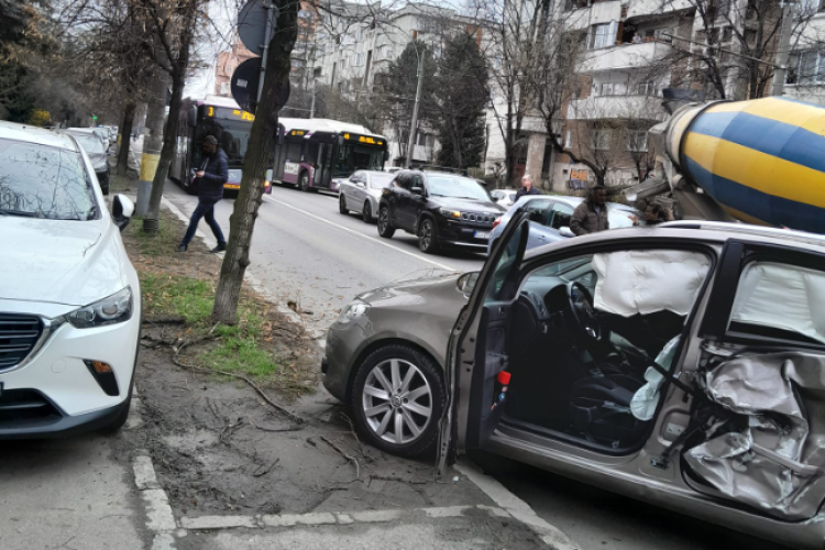 Accident de circulație pe Bulevardul Nicolae Titulescu din Cluj-Napoca - FOTO