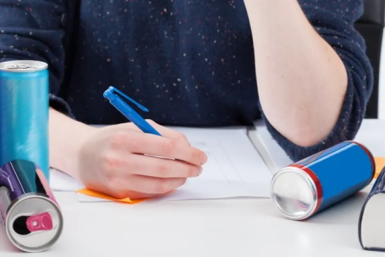 Un elev din Cluj a ajuns la spital după ce a consumat o băutură energizantă și nicotină