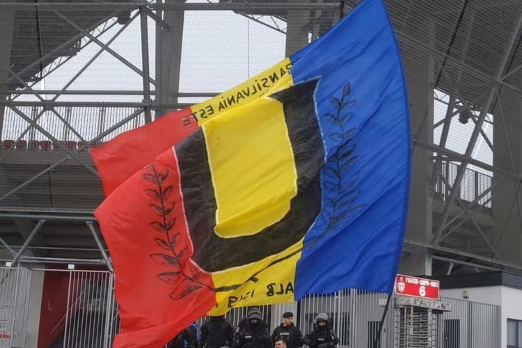 Un steag al U Cluj a fost interzis la meciul cu Sepsi, pentru că avea un mesaj absolut real - FOTO