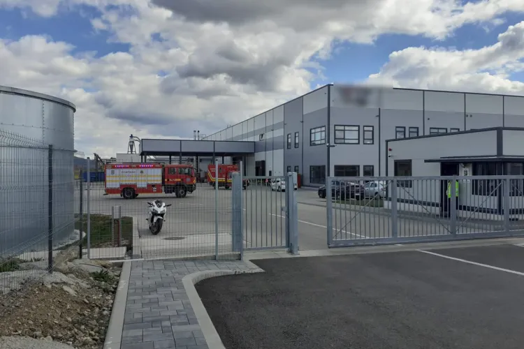 Ce s-a întâmplat de fapt la fabrica de mobilă din Câmpia Turzii, unde 13 persoane s-au intoxicat cu o substanță