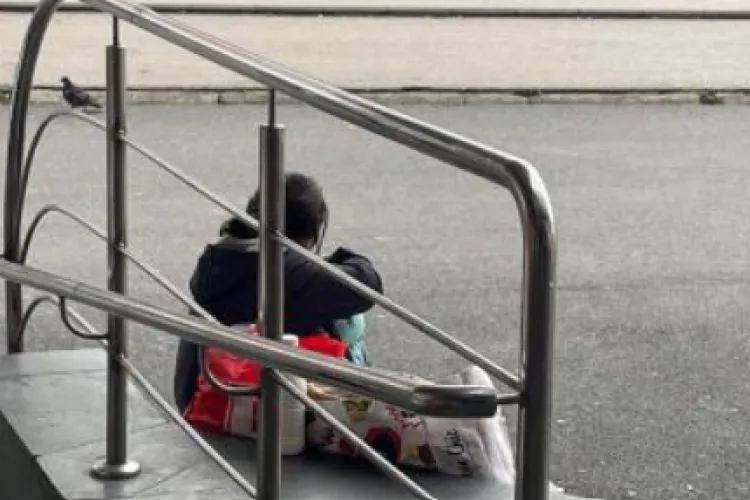 Cerșetorii agresivi au invadat centrul Clujului: ,,Trag de tine să le dai bani, să le cumperi mâncare”