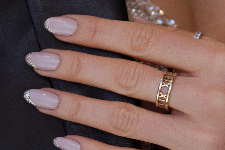 O manichiuristă se laudă cu câștigurile făcute într-o singură zi: ”Eu ca inginer nu fac atâția bani în afara țării” - VIDEO