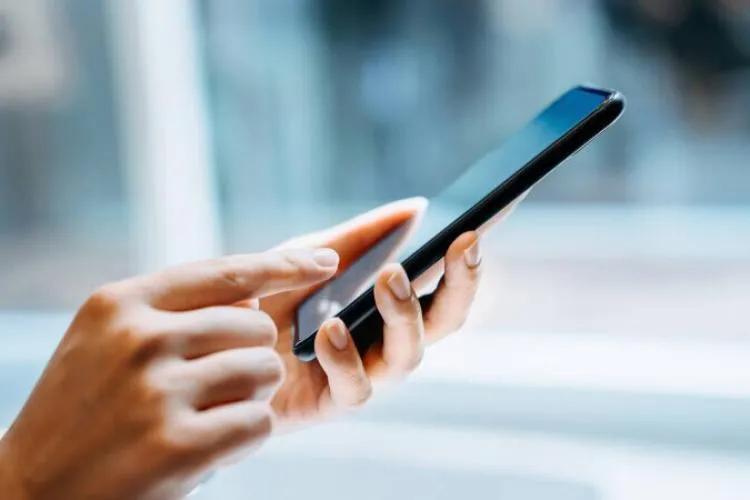 Poliția Română avertizează cu privire la o nouă metodă de înșelătorie! Ce este „spoofing” și cum poate fi evitat