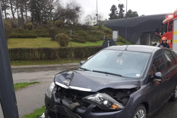 Accident pe Calea Florești! O femeie, transportată la spital