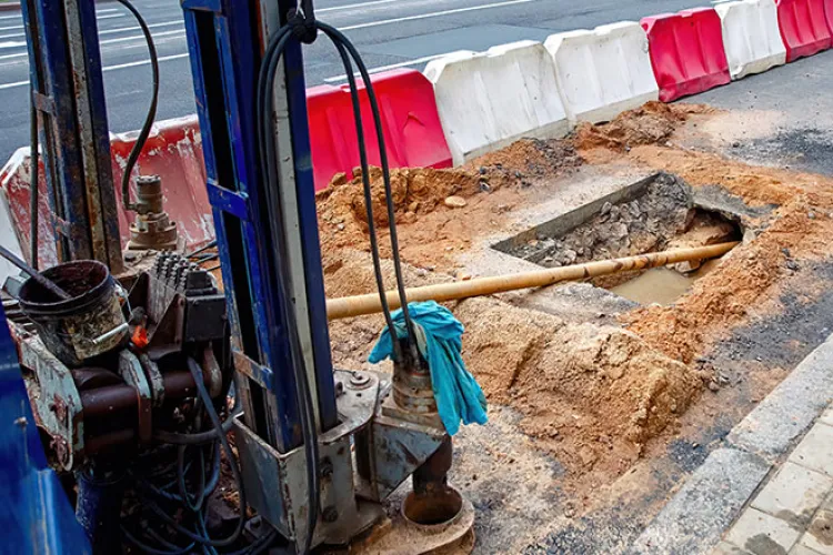 Licitație pentru refacerea infrastructurii deteriorate în urma intervențiilor la rețelele de apă și canalizare 