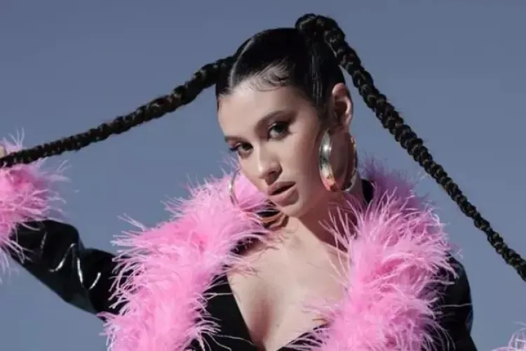 Erika Isac a ieșit public după ce Mirel a devenit realitate şi a omorât o tânără la Timişoara: ”Să ia pe viaţă!”