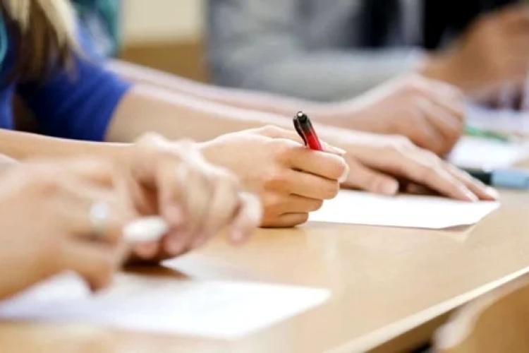 Elevii români care nu sunt obligați să participe la cursuri între 29 martie – 2 aprilie. Ministrul Educației a făcut anunțul