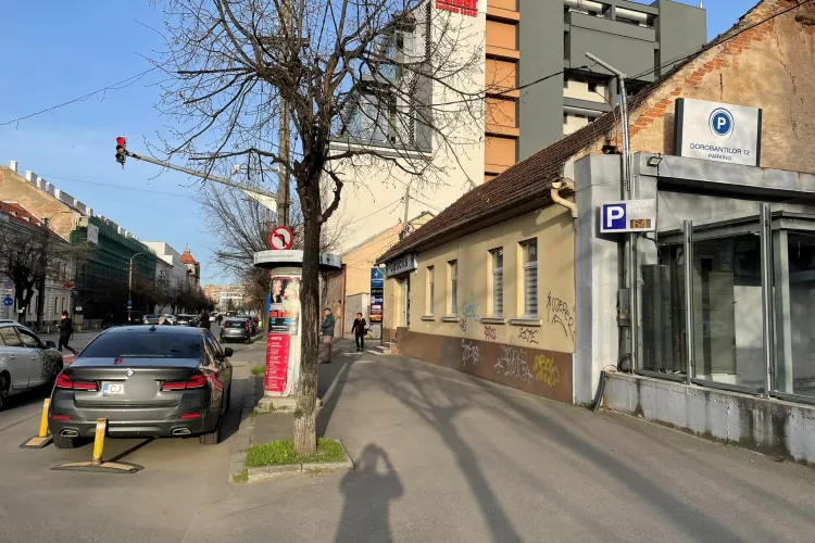 ”Când ai bani de mașină și nu îți mai rămân și pentru parcare” - Cocalar de Cluj în acțiune - FOTO