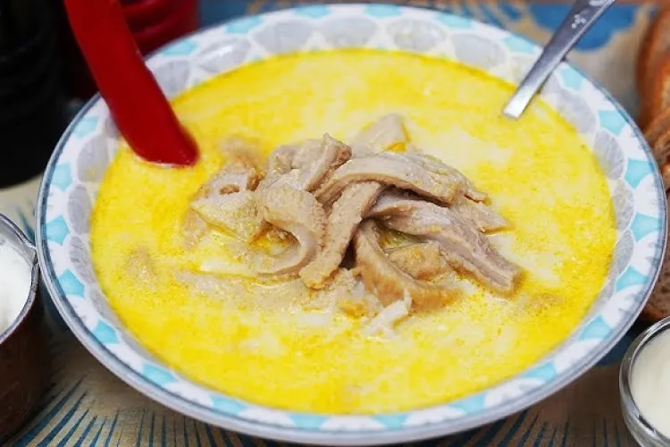 Care este cea mai populară rețetă de ciorbă de burtă. Cum se prepară
