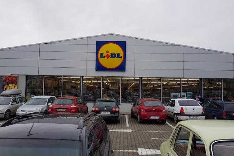 Client revoltat de atitudinea agentului de pază de la un magazin LIDL din Cluj: „Rușine să vă fie!/Interzice accesul anumitor oameni în magazin”