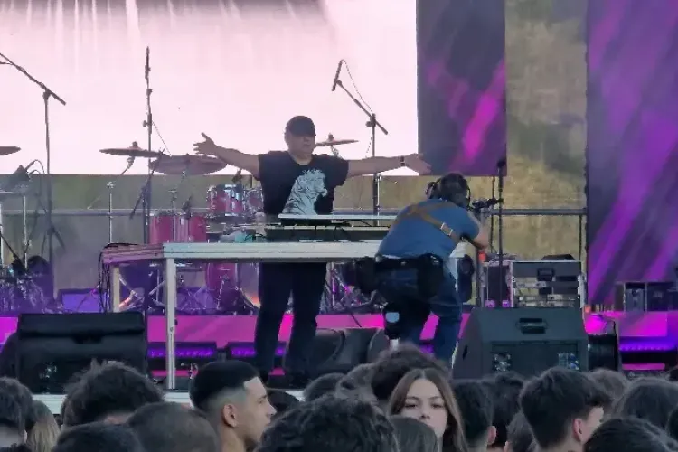 DJ Tișe și-a anunțat candidatura pentru un nou mandat în fruntea Consiliului Județean. Inițial, spectatorii nu l-au recunoscut - VIDEO