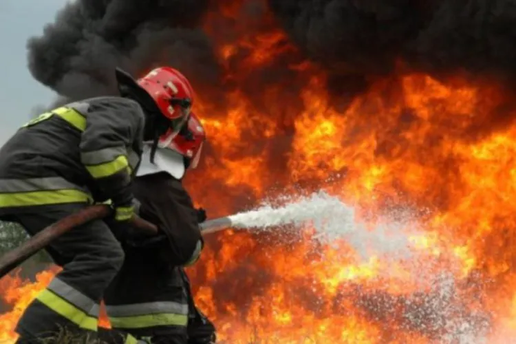 Incendiu într-o comună din Cluj! O femeie a suferit un atac de panică