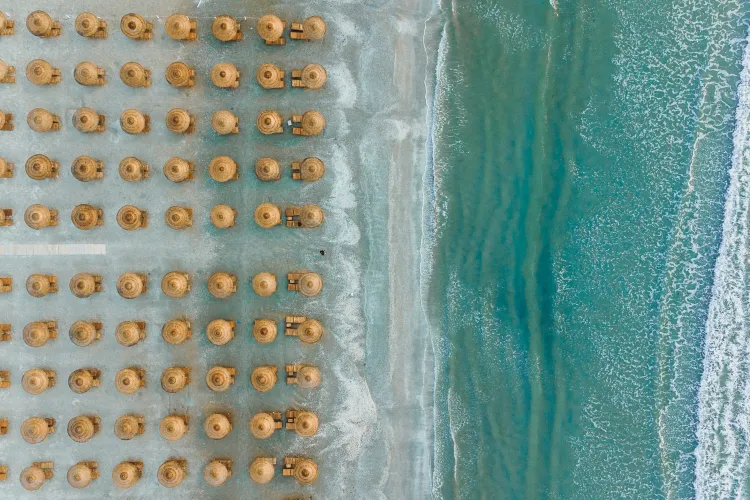 Anul acesta Paştele şi 1 Mai sunt prinse în aceeaşi minivacanţă. Cât costă cazarea pe noapte la hotelurile de pe malul mării