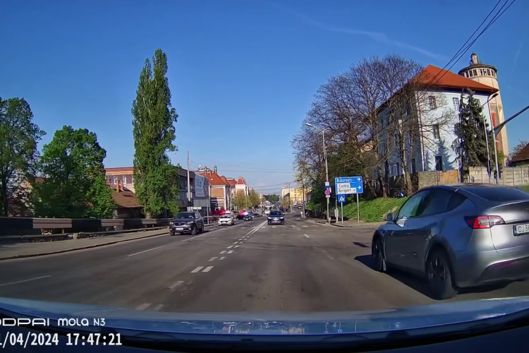 ”Se mai pierde omul” - Cum a fost filmat un șofer în zona Gării din Cluj - VIDEO
