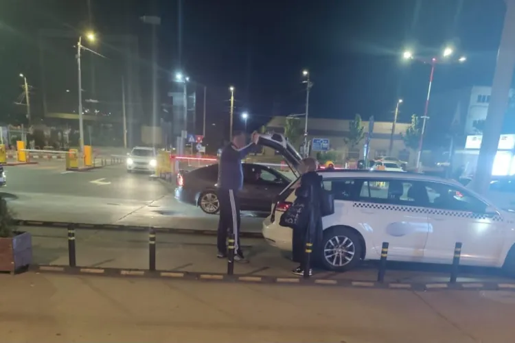Taximetriștii refuză cursele după bunul plac la Aeroportul Cluj. Clujeancă: Analizează oamenii în funcție de bagaj și încearcă să-ți facă o „ofertă”