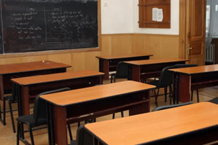 Trei săptămâni în comă, după ce s-a lovit cu capul de colțul băncii la școală. Elevul are nevoie de ajutor - FOTO