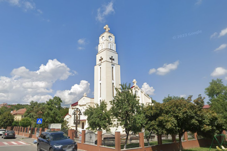 ,,Deranjează oamenii care vin să se roage” - Bisericile din Cluj, invadate de cerșetori în fiecare duminică