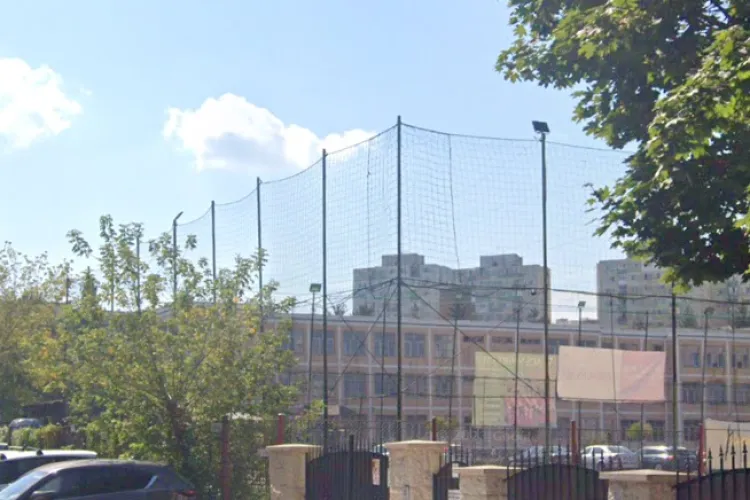 ,,Chiar nu mai poate exista puțină civilizație?”-Un clujean, sătul de gălăgia produsă de elevii unei școli din apropierea casei lui cere ajutorul Primăriei