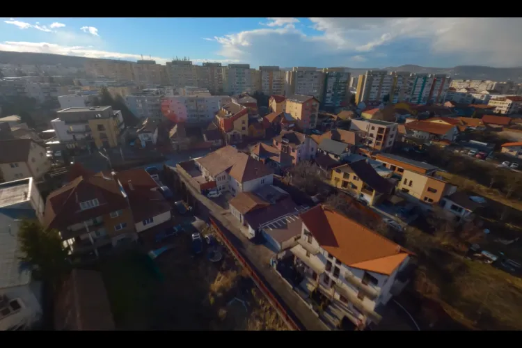 „Am ajuns să-mi spună poliția să-i dau 10.000 de lei să scap de el”. O clujeancă nu poate locui în propria casă din cauza fostului soț -„vânător de zestre”