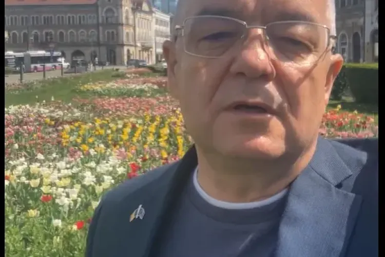 Evitând presa, Emil Boc și-a anunțat candidatura live pe Facebook. A recunoscut că a avut propuneri și pentru alte funcții