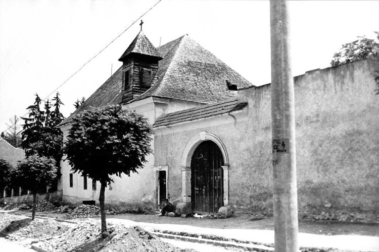 FOTO. Mănăstirea iezuită de pe Calea Mănăştur - o clădire care s-a încăpățânat să reziste! Puțină lume știe că a fost un punct de reper al Clujului