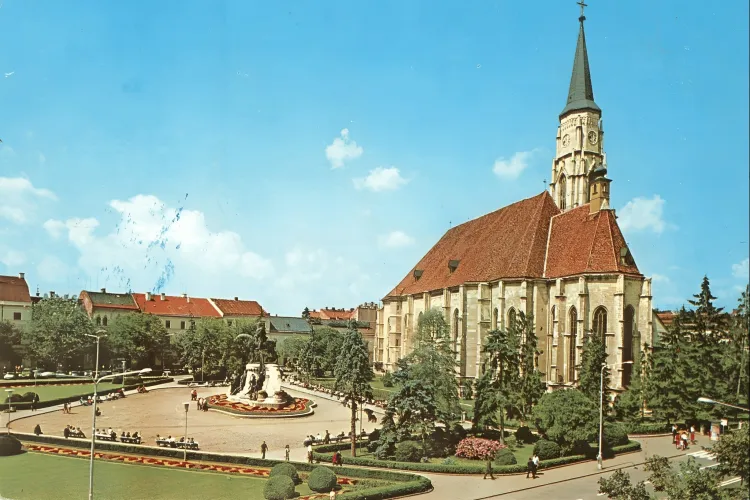 Centrul Clujului era o oază de verdeață în 1970! O carte poștală document a fost salvată și restaurată - FOTO