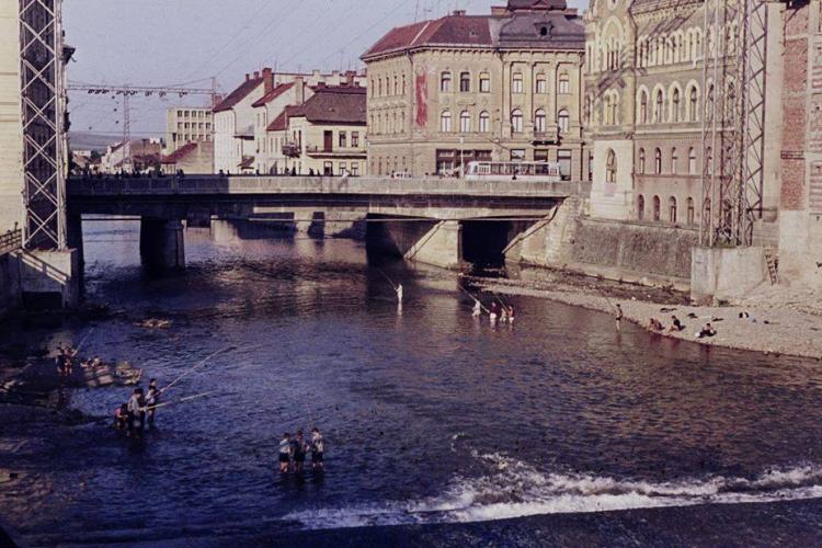 Amintiri din vechiul Cluj au stârnit nostalgia clujenilor: „Acolo ne bălăceam, era o scară din fier în perete și coboram” - FOTO