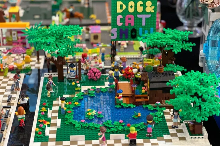 O replică a Turnului Eiffel, din peste 10.000 de piese Lego, va fi expusă în Iulius Mall Cluj. Spre bucuria copiilor, vor fi și ateliere de construcție