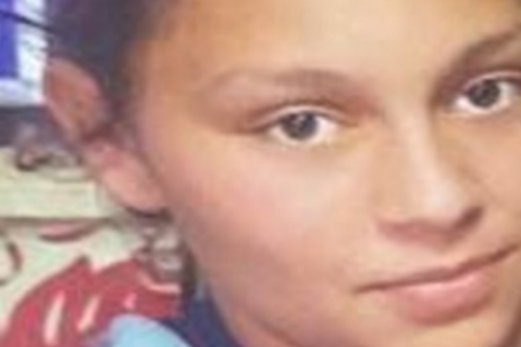 O fată de 13 ani din Cluj-Napoca a dispărut. A ieșit de la școală la prânz, dar până seara nu a mai ajuns acasă