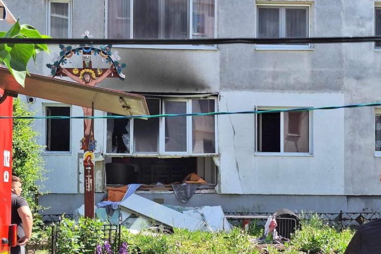 Cluj: Explozie într-un apartament din Gherla! Locatarii blocului sunt evacuați - FOTO/VIDEO