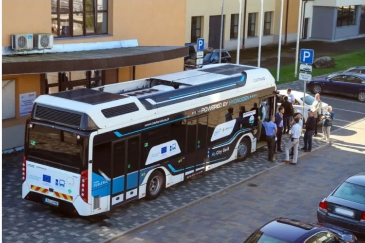 Primul autobuz cu hidrogen va circula de test pe străzile din Cluj, în premieră pentru România, peste cateva zile