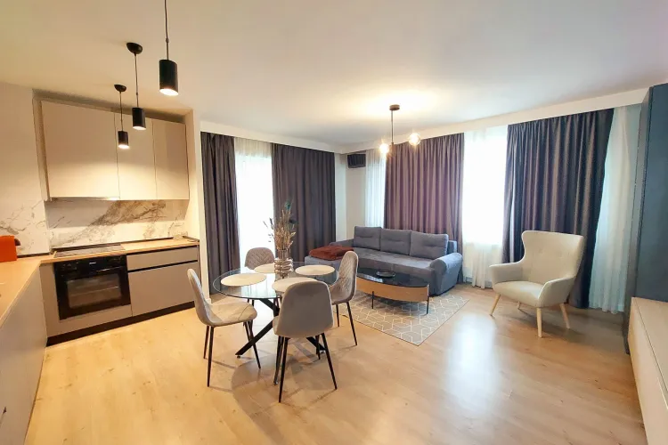Apartament de lux la Cluj, cu buruieni pe terasă. Chiria te lasă fără vorbe - FOTO