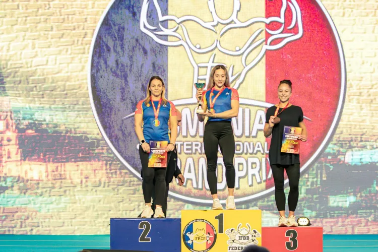 Cele mai frumoase sportive culturiste s-au întrecut la Gala de Fitness de la Cluj-Napoca! FOTO-VIDEO Proba costumelor de baie