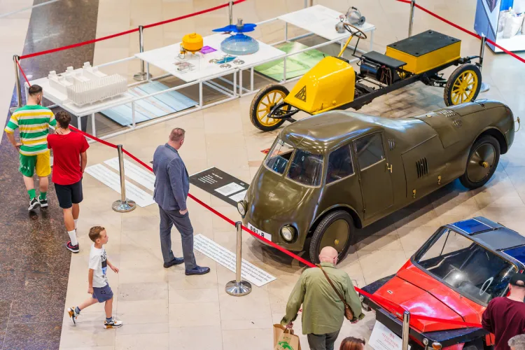 Exponate ale Pavilionului României de la Bienala de Arhitectură Veneția 2023 pot fi văzute în Iulius Mall Cluj