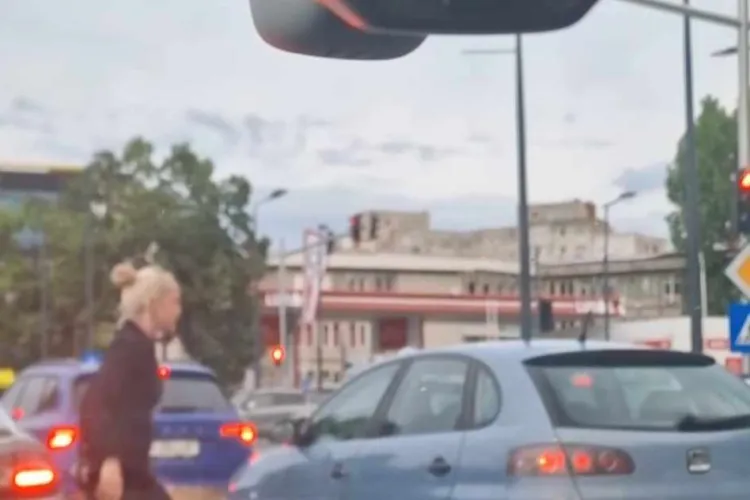 VIDEO. Turist din Cluj, agresat de o șoferiță într-o parcare din Constanța. A pornit un scandal monstru după ce i-a tăiat calea!