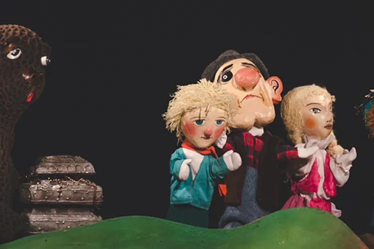 Spectacole la Teatrul de Păpuși Puck: ”Rățușca cea urâtă” revine pe scenă