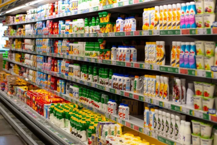 Ce conțin, de fapt, produsele lactate pe care le găsim pe rafturile magazinelor