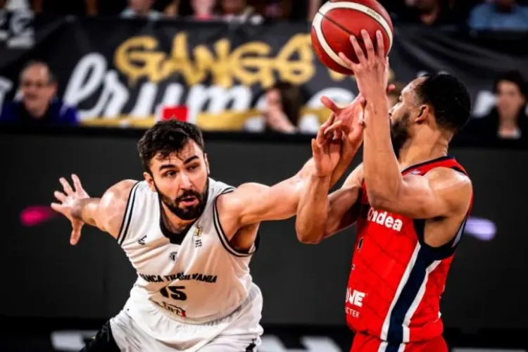 Meciul 4 din finala Ligii Naționale de Baschet: U-BT luptă în această seară pentru titlu, împotriva CSM CSU Oradea! 