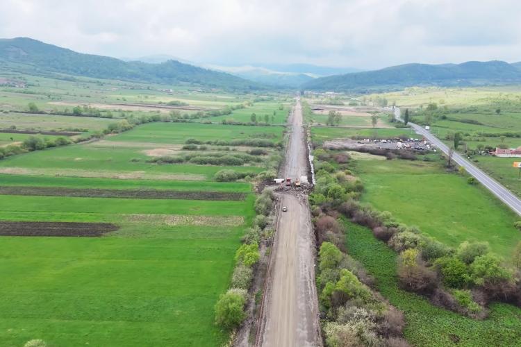 Progres slab înregistrat pe șantierul căii ferate Cluj-Oradea, la mai bine de trei luni de la demararea lucrărilor: „Slab, deși traficul e închis”- VIDEO