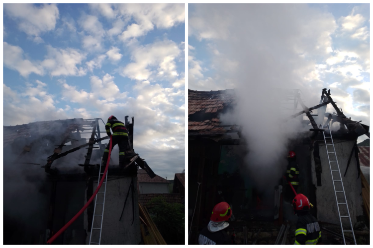 FOTO. Incendiu într-o localitate din Cluj! O casă a fost cuprinsă total de flăcări/Bărbat evaluat de paramedicii SMURD