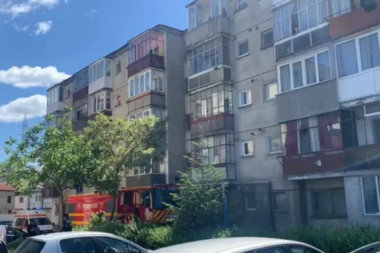 Incendiu într-un apartament din Cluj-Napoca! Șapte locatari s-au autoevacuat/Un bărbat a fost preluat de echipajul SAJ - VIDEO