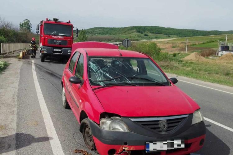 Accident într-o localitate din Cluj în Vinerea Mare! Trei persoane se aflau în mașina avariată 