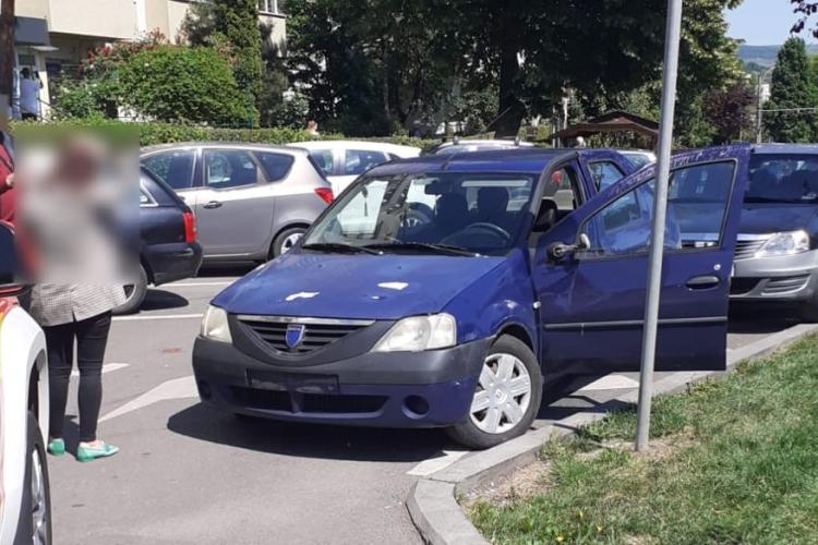 Accident pe strada Primăverii din Cluj-Napoca! O femeie a fost consultată de paramedici 